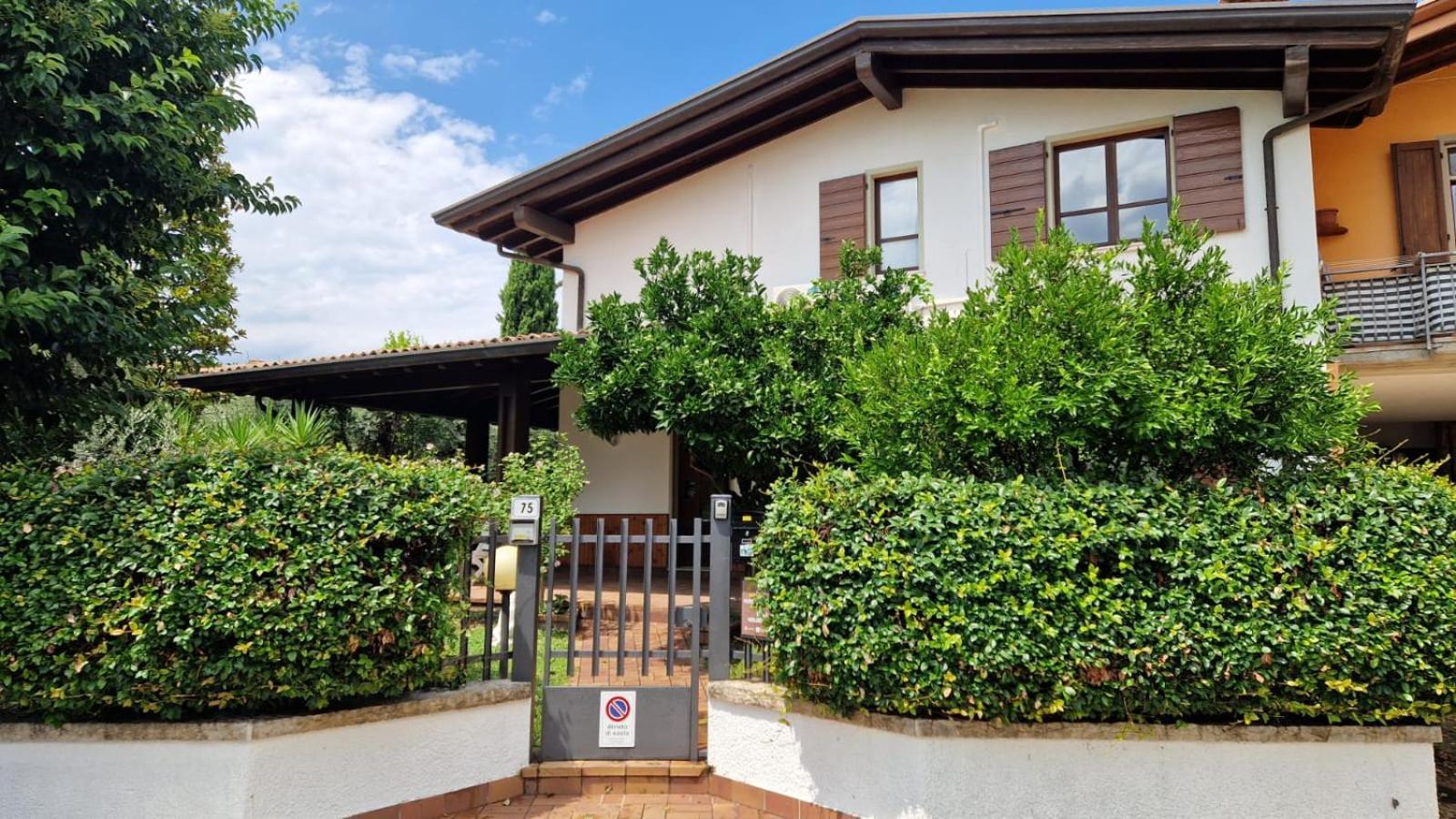Elisa Holidays Apartments Puegnago del Garda Exterior photo