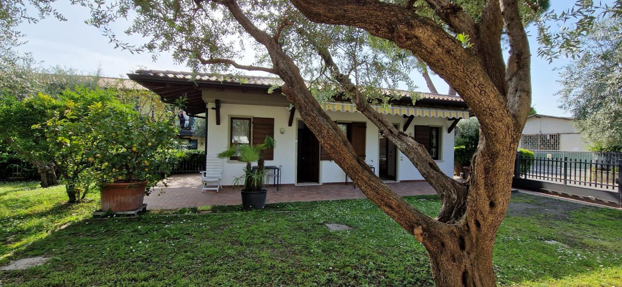 Elisa Holidays Apartments Puegnago del Garda Exterior photo